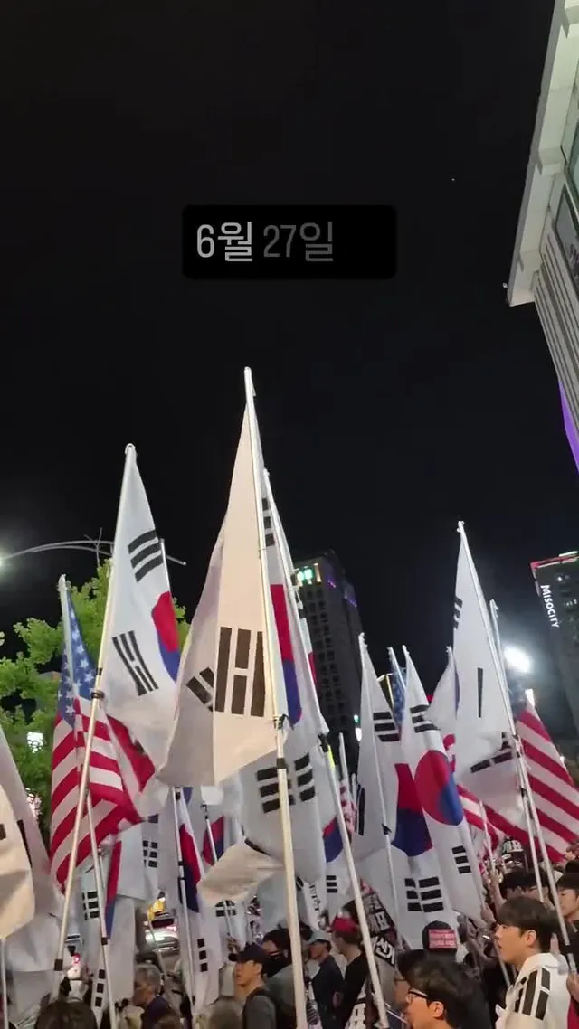 대구는  멈추지  않습니다.
오늘  역대급으로  모였습니다.
정말이지  하나도  안힘듭니다.
모두가  같은 맘으로  한목소리를  내니 
오히려 