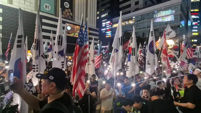 이정도면 인사되고 대화되고 살아있는 부분이제?

보수의 심장 대구집회 애국가까지 부른 스친이 있나?