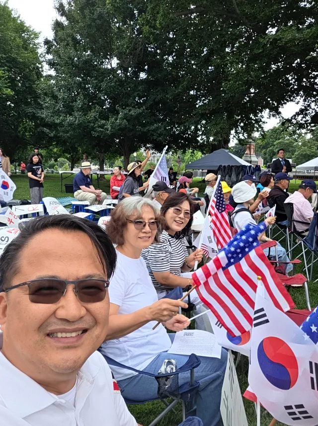 미국에서도 외칩니다. 부정선거 재선거. 공산주의자와 공산당은 물러가라.