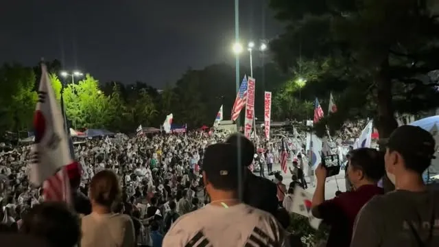 6.27 올공 미어터짐 진짜 나 너무 놀랬네
지난주보다 더 많고, 청년들이 정말 많습니다. 
헉 소리나게 많아서 솔직히 안도했어요.
우리나라 아