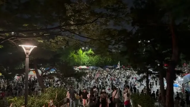 고등학교 3학년 학생입니다! 
경상남도에 살아서 (왕복 9시간ㅠㅠ) 시험 끝나자마자 토요일에 가족들 다 같이 처음 올공에 갔는데요 
정말 언론이