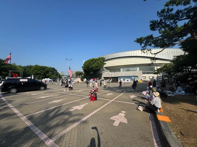 사람 없는시간 자리 지키다 이제 올공에서 퇴근합니다.
제가 존경하는 단대부고 선배님을 올공에서 만나서 덜 힘들게 있다가 갑니다! 
이제 올공을 