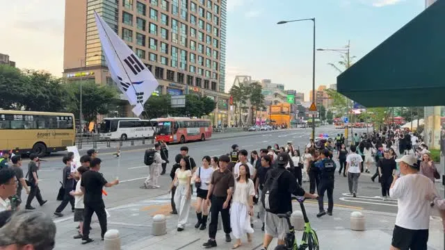 head_of_team_boss
홍대 계몽 행진
재선거!