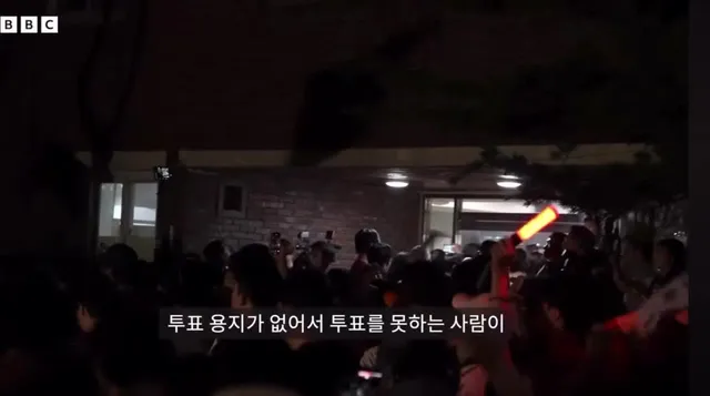 올공 전에 잠실투표함구호는 부정선거였는데
재선거가된이유는뭘까요ㅠ
좌혁이든 미정갤이든 부정선거 재선거 뒤에 에이웹하던가해주세요 부정선거 에 이웹 