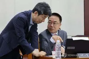 '개헌' 교착 속… 與 일각서 "특검 수용해 개헌 압박하자" 역제안론 부상

6·3 지방선거 투표용지 부족 사태를 둘러싼 국회 국정조사가 본격화