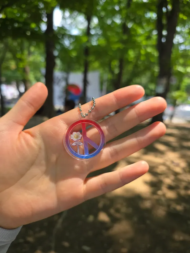 도착하고 바로 받은 키링!!!!!
전에 스레드에서 보고 이뻐서 잔짜 갖고싶었는데 소원성취💕
감사합니다😊😊😊😊
