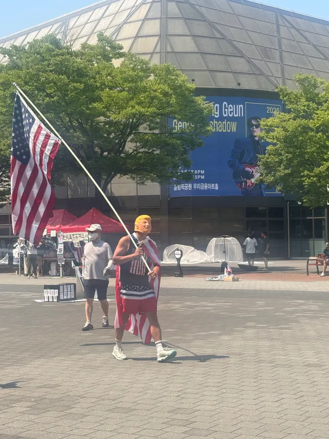 올공 소식

한국 트럼프 도착