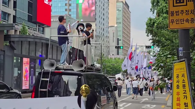 토요일 신촌 홍대 엄청난 재선거 태극기 물결 🇰🇷🇰🇷🇰🇷