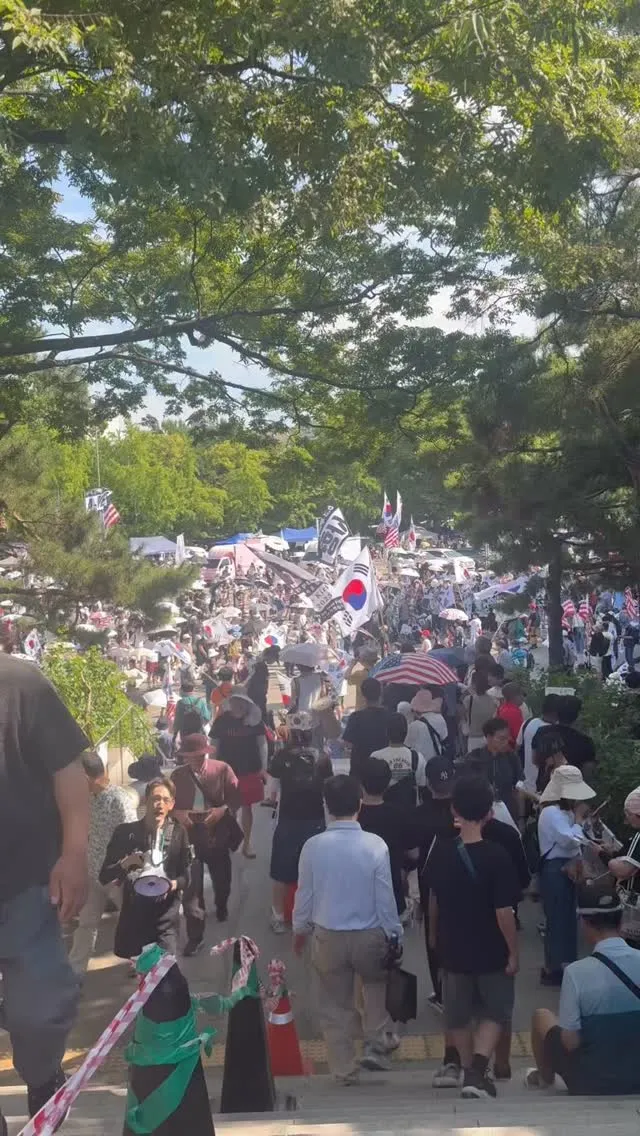뜨신님 덕분에 초3 아이도 밀착 1:1 뜨게도 배우고 올공은 진짜 없는거 빼고 다있다. 애들 와서 고생한다고 용돈주시는 어르신부터, 줄서서 받은