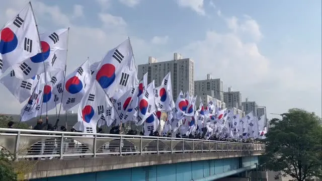 6.28 16:50  잠실~올공 행진
눈물나게ㅡ멋있다 …🇰🇷