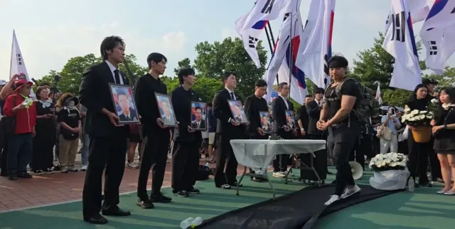 6월 훈국 보훈의 달
태극기 너무 멋있습니다.
김민수최고위원님,영진이형,브라이어트님,실버님 등등 더운데 감사합니다 🫡🇰🇷