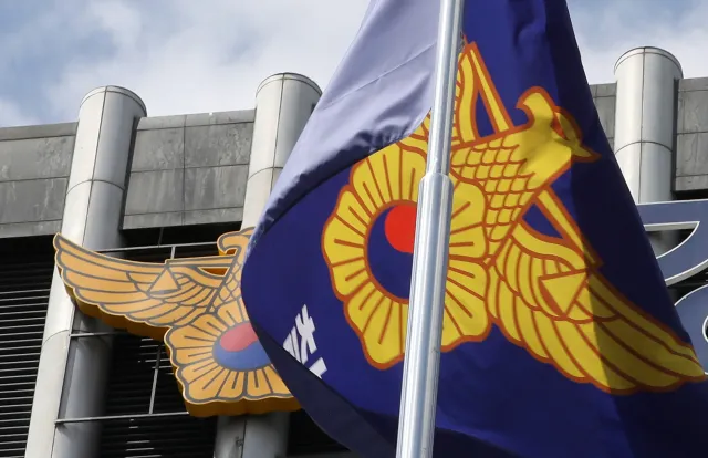 [단독]“하루 넘게 버스 대기도”…경찰 기동대 버스 우등형으로 바꾼다

경찰이 기동대원들이 이용하는 일반형 기동대 버스를 우등형 버스로 개선한다