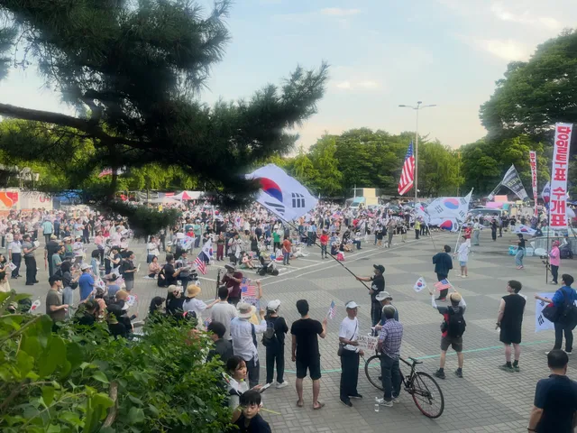 6월 28일 (일) 19:30
올공 출첵
주말이라 사람 많다
점점 많이 깨어나주셔서 감사🇰🇷🙏