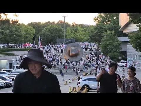 올공 현장에 다녀왔습니다. 여기저기에서 기도와 찬양이 넘쳐 흘러 맘껏 나라를 위해 외치고 왔어요.  "주여..이 땅을..."