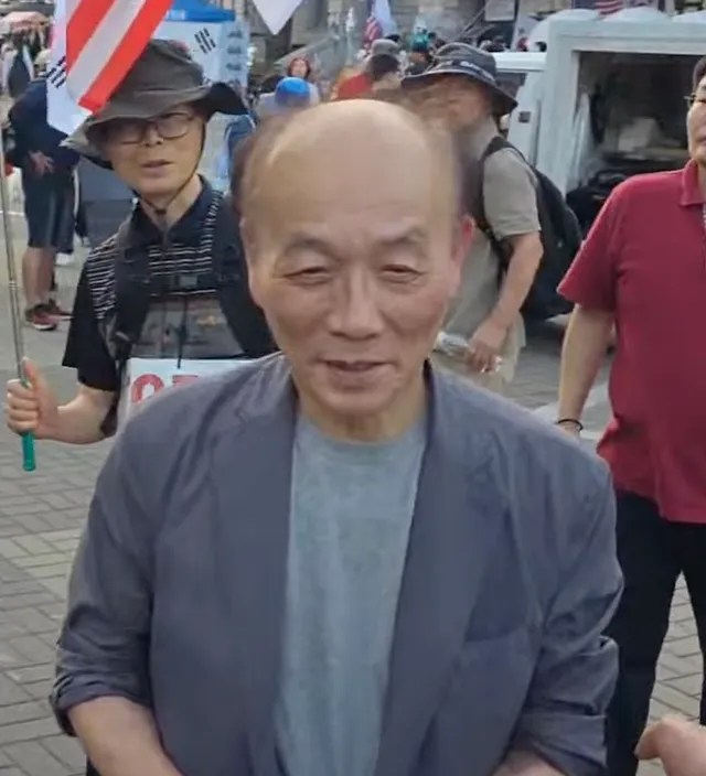 현재 올림픽공원 핸드볼경기장 현장에
전원책 선생님이 방문하셨습니다.