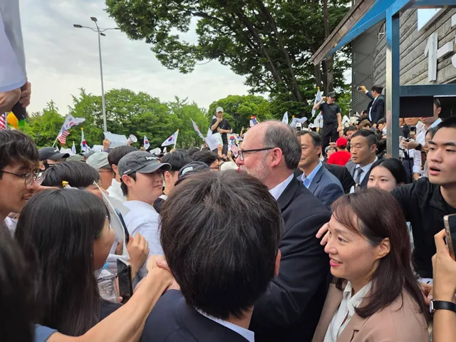 잠실 민주화 운동에서 Morse Tan님 실물 영접

...