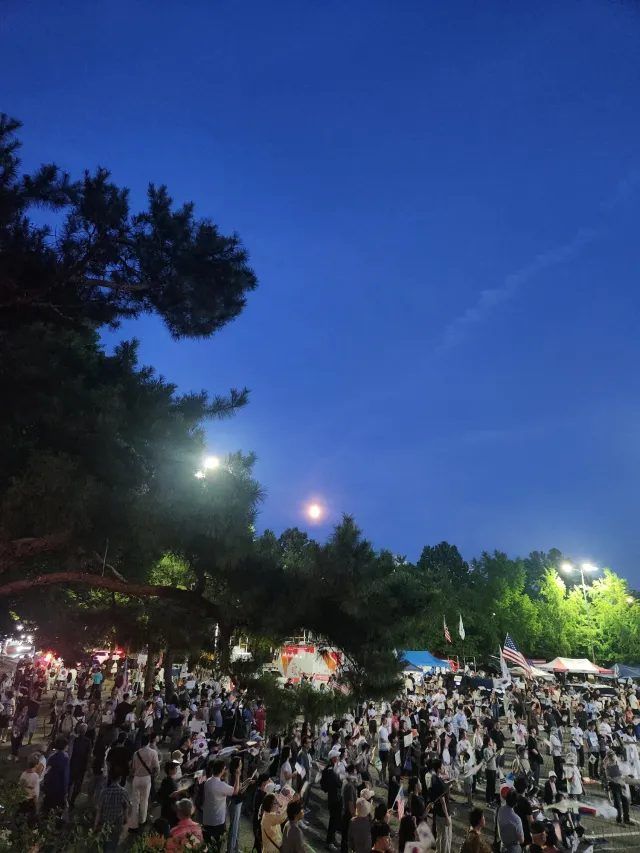 현재 올공 1-3쪽
달이 이쁘게 떠있음.
