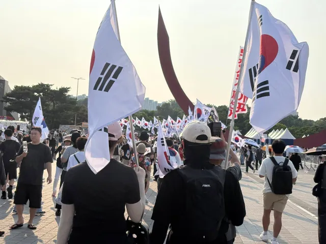 🎈6/28(일) 교회 끝나고, 오후에 잠실에 왔습니다. 평소보다 더많은 인파가 모여 열심히 “부정선거 재선거” “당일투표 수개표”를 외치고“애