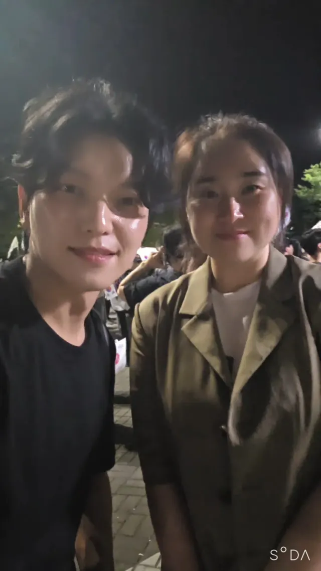 어제오늘 시민분들 한 분 한 분 모두 따숩고 서로 도와가며 질서정연한 모습에 너무 감동이었습니다.
오늘 가시는 분들 모두 부디 안전하게 잘 다녀