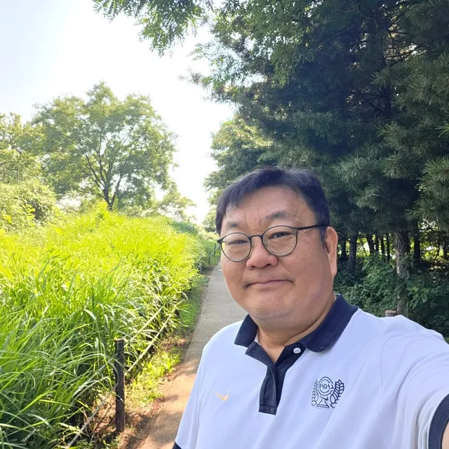 [올림픽공원 마실]

둘째 시험장 배웅후 올림픽공원 마실
햇살 좋고 주말의 여유 좋고.. ^^
딱 이대로 시간 멈추었으면
(헉.. 시험 보느라 