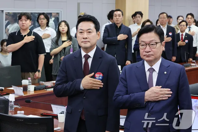 국힘, '올공' 청년과 좌담회…"특검 통해 참정권 훼손 진상 규명"

장동혁 "시간 끌다 특검 무산하는 행태 반복 않길 바라" 정점식 "선거관리