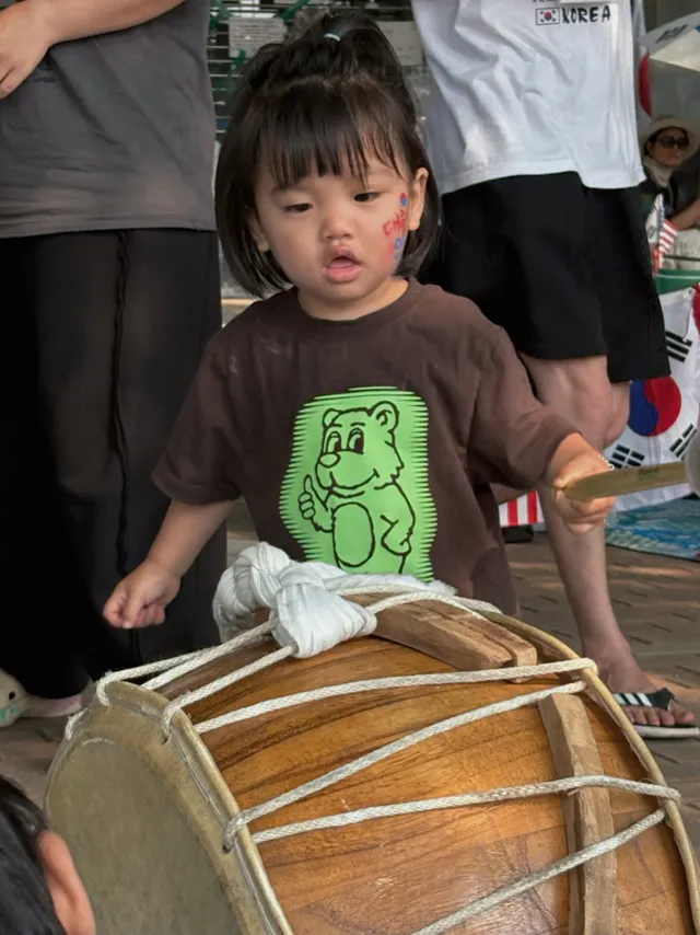 알고 보니 감자돌이 삼형제가 진짜 이웃사촌이었던 거 있조ˀˀ 🥹 괜히 더 반가워서 주말 내내 올공에서 아기들이랑 놀아써요ˏˏ

애국 아가들 보