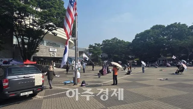 합수본, 연이은 선관위 직원 조사…당일 상황 분석 총력

6·3 지방선거 투표용지 부족 사태를 수사 중인 검경 합동수사본부가 선거관리위원회 관계