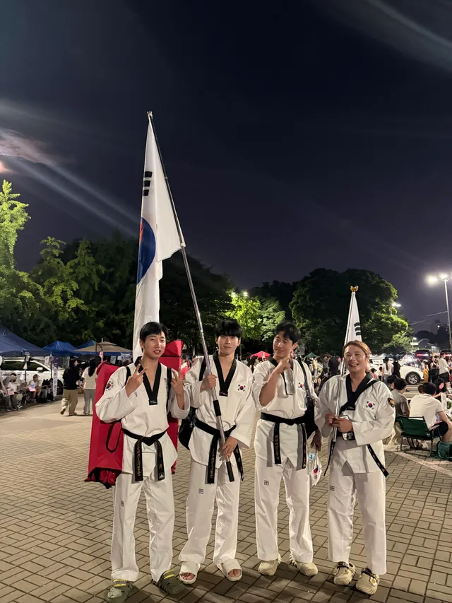 🌱 올공 소식 🌱

…

찐 멋 

진짜 젊은이들 발견했습니다 …. ‼️

대한민국 국기 (國技) 

태권도 🥋 를 한다는

그 정신 만으