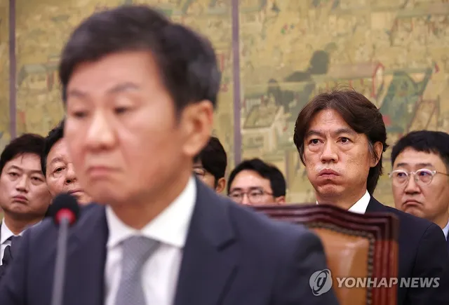 [연합뉴스 이 시각 헤드라인] - 14:30

■ 정몽규 축구협회장 '홍명보 선임' 경찰 수사 2년째 공회전