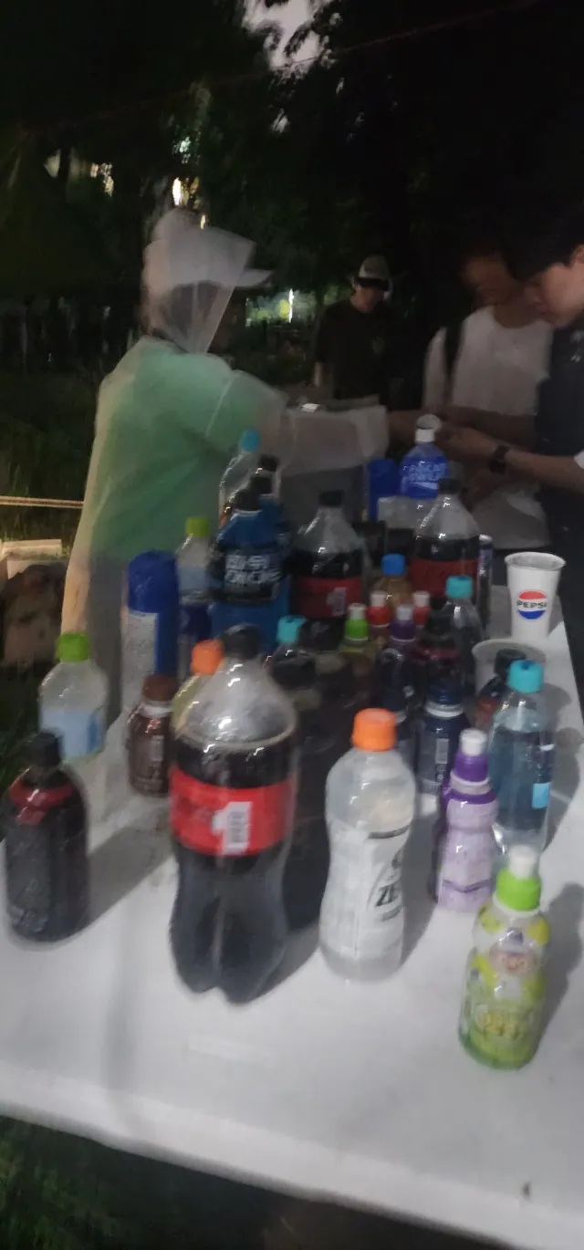 오늘 새벽 6시까지 평온했던 잠실입니다. 제가 떠난 2시간뒤 제가 앉아있던 곳이 저렇게 되었네요. 기동대 300-400출동한다고 두려워하던 시민