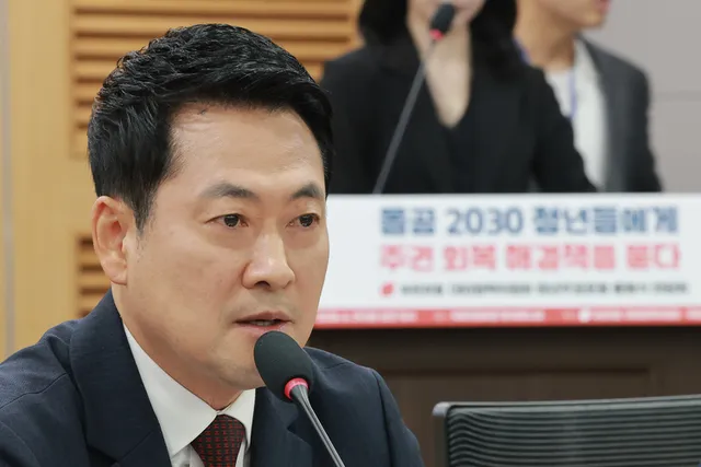 '올공' 청년 만난 장동혁 "선관위, 입주청소 수준으로 청소할 것"

'올공' 청년 만난 장동혁 "선관위, 입주청소 수준으로 청소할 것"장동혁 
