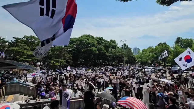 그냥 잠실나오셔서 투표권 회복하세요. 우리 같은 국민이잖아요. 이럴 때는 함께 합시다.