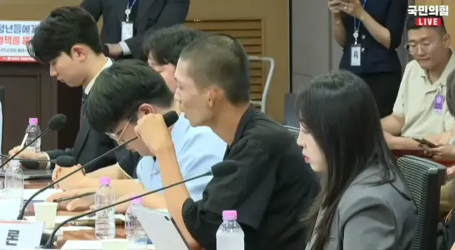 "..점차 정치적인 도구가 들어오면서
순수했던 본질이 변질되었습니다."

가장 정치적이었던 집단만이
이 용기있는 발언을 부정하는 중.

나가라.