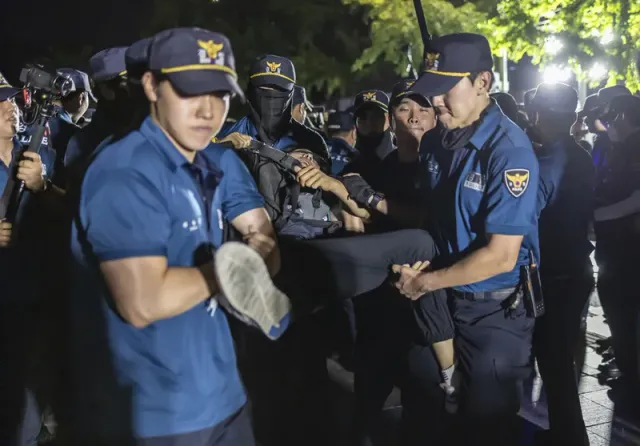 소송비용 회수 예외 조항, 국가소송법에 명시하라 [왜냐면]

최종연 | 민변 집회·시위 인권침해 감시 변호단장 지난 6월5일 시작된 서울 올림픽