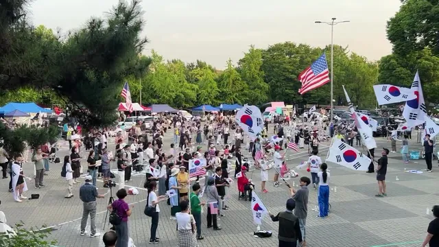 🇰🇷29일 19:20 현황입니다🇺🇸
해도 지고 저녁 시간되니 바람도 선선하네요
퇴근하시는 분들이 서서히 올공출근 중이신 것 같습니다
자리