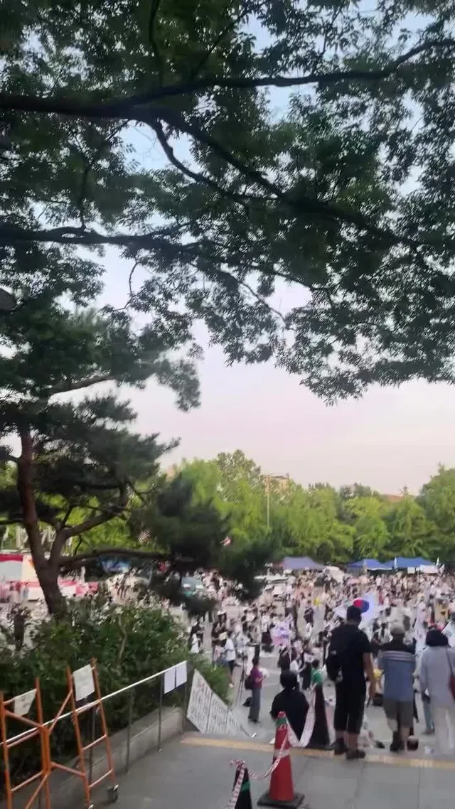 현재 7시58분 올림픽공원 1-3 상황!
점점 더 많이 모이고 있습니다!