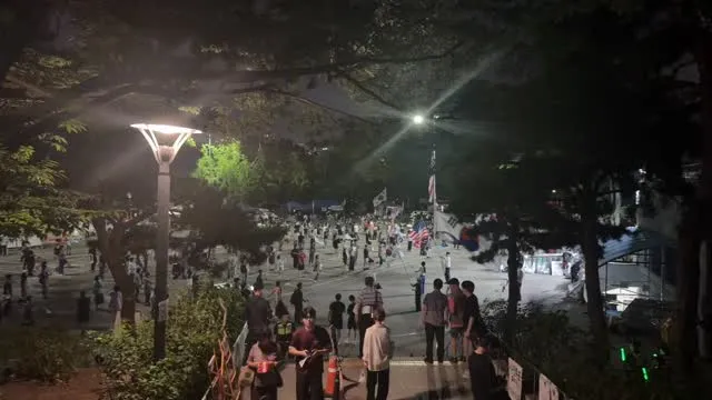 혼자 용기 없어서 못나오는 샤이 우파들 내얘기좀 들어줘봐바..
딱 한번만이라도 올공에 용기내서 나와바..
내 경험담인데 올공에 나와서 그냥 냅다