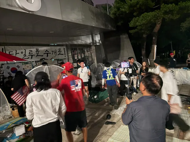 2-3 방송하는 새끼들이 문제네
꺼져라 제발
돈 벌려고 어그로 끄는데 진짜 벌레보다 못해요;
왜 가만히 있는 사람들 괴롭히는거ㅜ