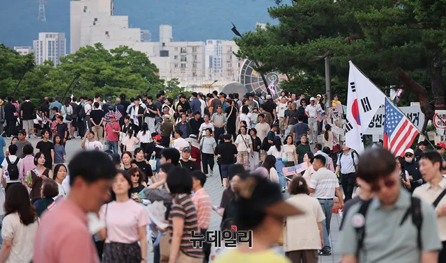 경찰, 체육단체 출입 막은 집회 참가자 조사 … 업무방해 혐의

서울 올림픽공원 핸드볼경기장 앞 봉쇄 집회 과정에서 체육단체 관계자들의 출입을 