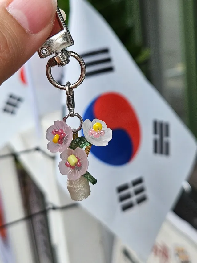 안녕! 비즈 무궁화 만들기 체험 예정이야!
올공유치원처럼 어른이들을 위한 "올공공예공방"

원데이클래스는 30분 정도 걸리고
키트로 가져가서 사