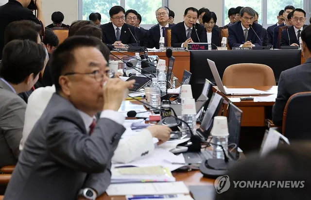 내일 국조특위 2차 기관보고에 윤호중·중앙선관위원 전원 출석(종합)

(서울=연합뉴스) 권희원 노선웅 기자 = 국회에서 내달 1일 열리는 6·3