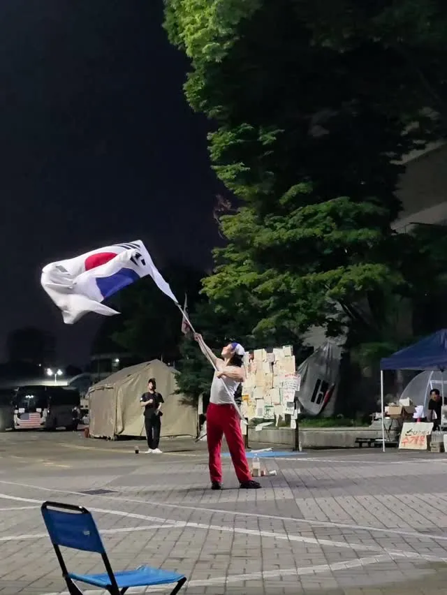 올공 탑티어 기수
내기준 탑2 안에 드는 듯
사진에서 느껴지는 역동성
예술점수 매우 높음
에너지뿜뿜임
나였으면 하루하고 기절각인데
새벽반 몬스터