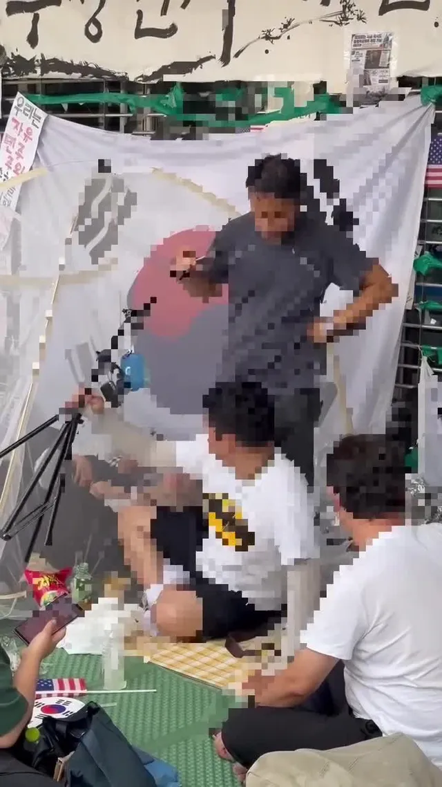 올공근황)  노숙자들 지하철 명당자리 가지고 싸우듯이 게이트가지고 서로 치고박고 싸우는중 ㅋㅋㅋㅋㅋㅋㅋㅋ 🥵

🇰🇷🔥🔥멸공🔥🔥🇰�