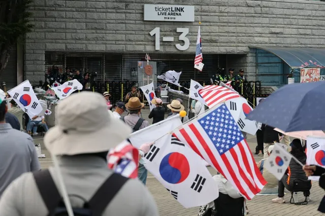 '경찰 폭행' 잠실 시위자 2명, 구속영장 신청

'경찰 폭행' 잠실 시위자 2명, 구속영장 신청, 김소연 기자, 사회