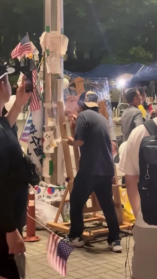 실시간 올공 1-1 게이트 앞 트럼프 대통령 그리시는 중▓