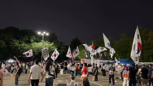 2026.06.30 올공 pm9시
6월의 마지막 날....평일이고 조금 차분한 분위기지만 여전히 올공에는 나라를 걱정하는 마음으로 모인 애국시민