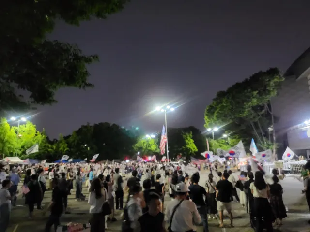 이 시간 올공! 
애국가가 울려 퍼집니다!😢

하나님 아버지! 
이 나라 자유대한민국과 
이 민족을 긍휼히 여겨 주시옵소서!🙏🏻