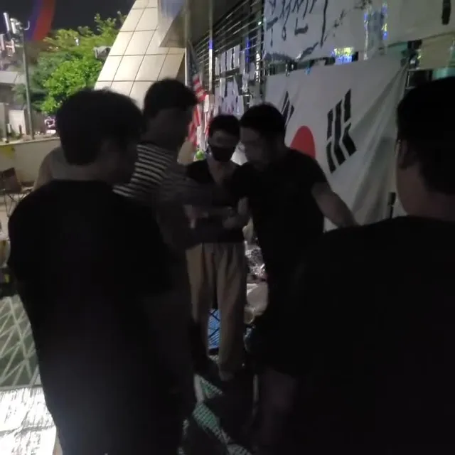 자혁분들 재선거 외치시는분들,일반 참정권지키러 오신분들 2-3게이트 분들 다 오셔서 정확한 사유 물어보시고 증거도ㅠ다보여드리고 있는데 다른분들은