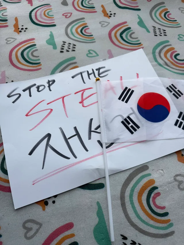 갑자기 국민들이 태극기 궤그리기의
달인이 돼…..
그리기 쉽게 외우는 법이래!
