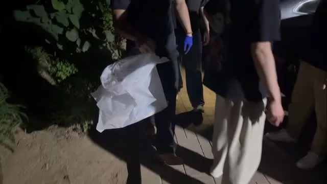 6월 4일 새벽 4시 우성아파트
잠실 현장의 첫 자원봉사자이지 않을까 싶다.

두 청년이 우성아파트 인근 편의점에서 100L 종량제봉투를 사들고